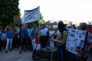 Manifestation conter l'usine d'enrobés