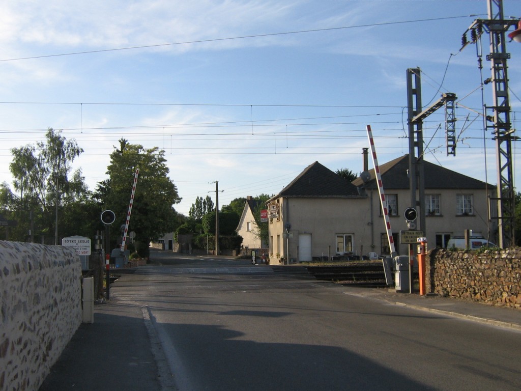 Vers la suppression des passages à niveaux entre Neau et Brée !